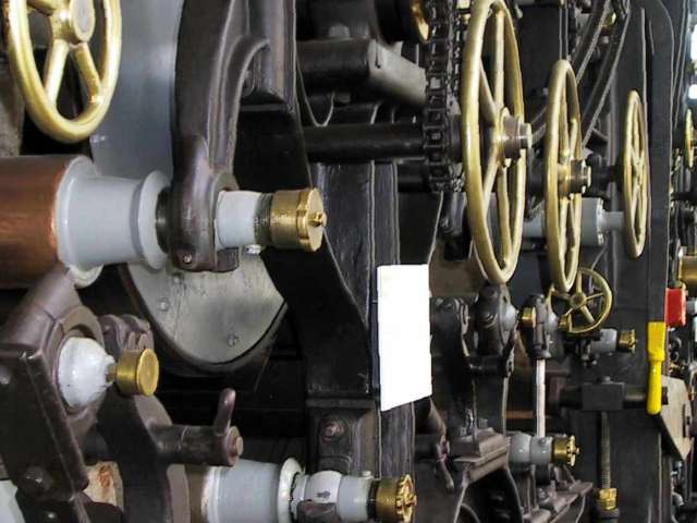 Historische Papiermaschine PM1