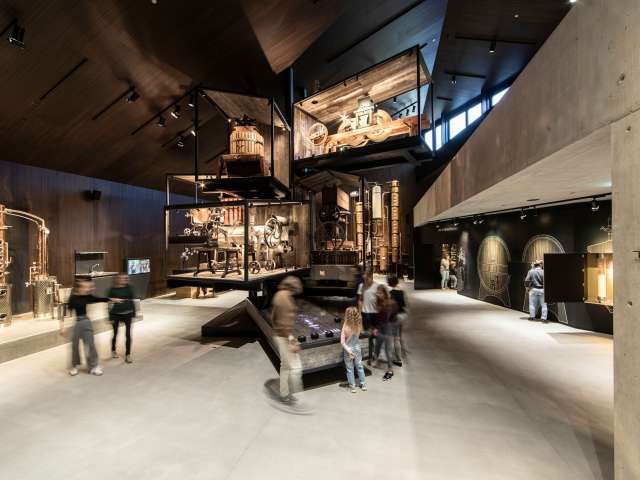 Wie der Apfel in die Flasche kommt